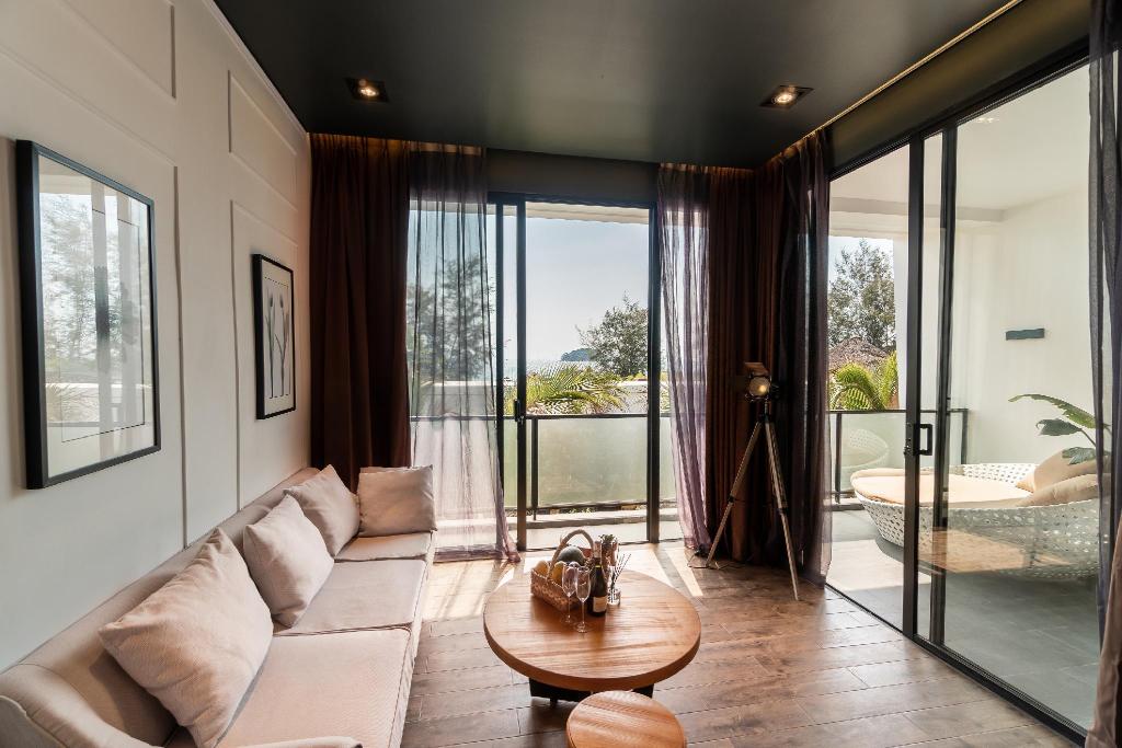 White Boutique Hotel Residences
