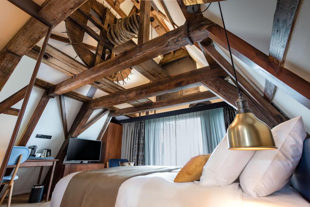 The Hendrick S Hotel