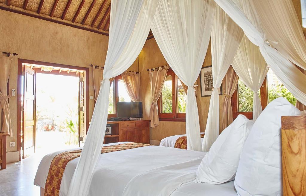 Three Monkeys Villas
