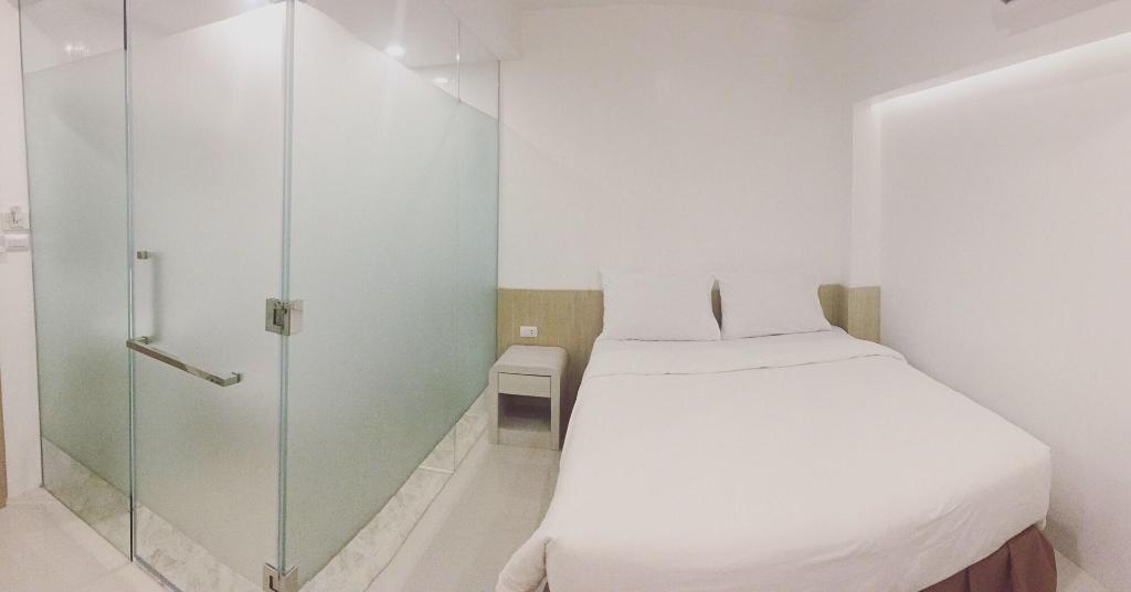 SNOOZZOTEL