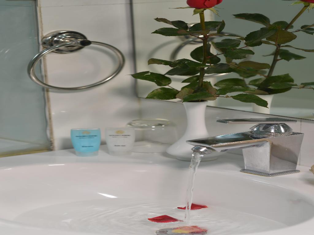 B B Hanoi Hotel