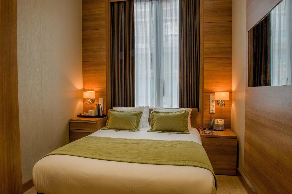 Grand Hotel Downtown, Oud-West