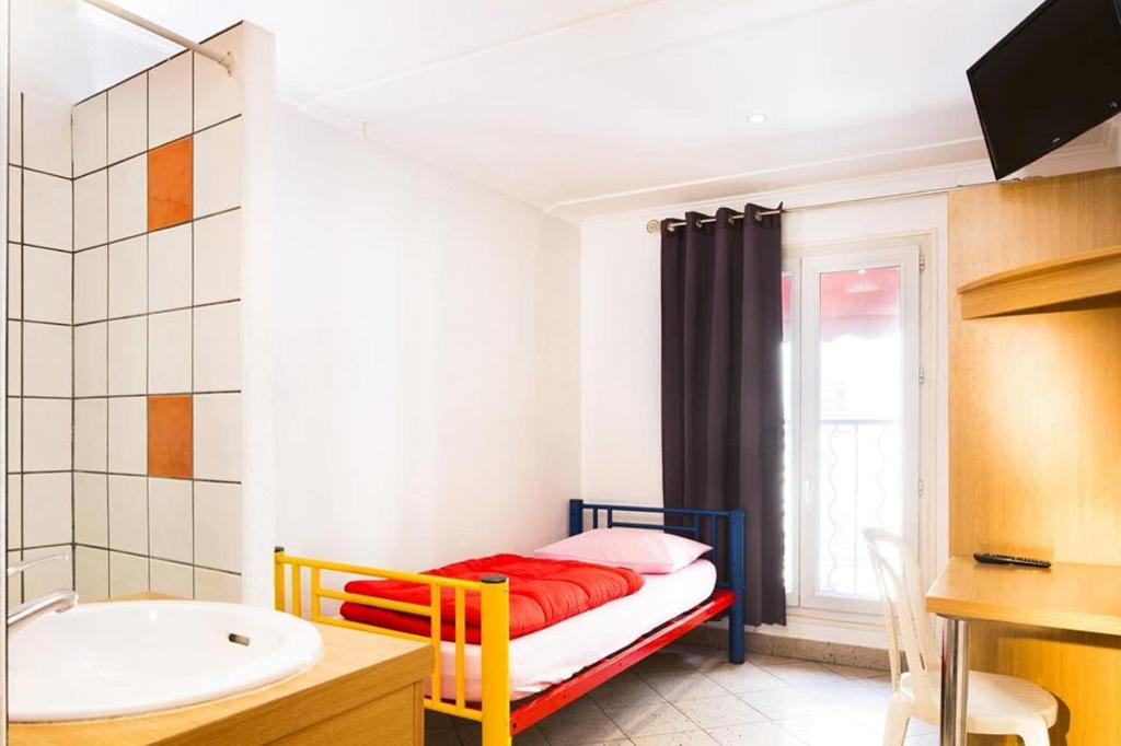 Bastille Hostel