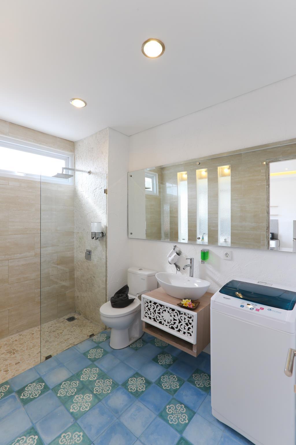 Green Studio Apartment