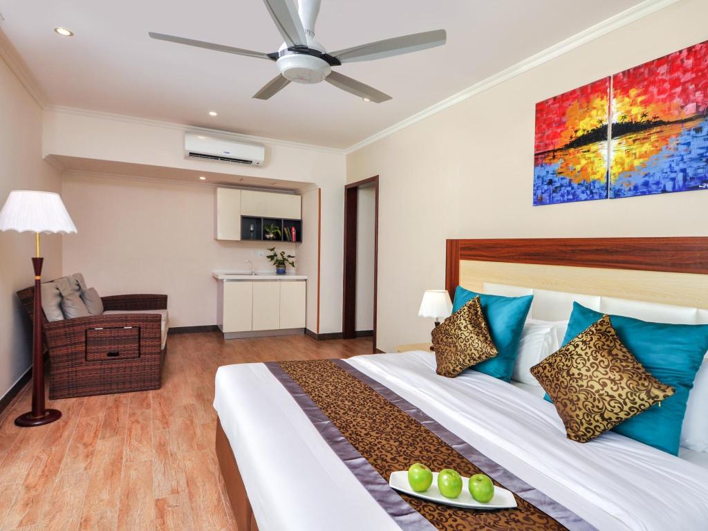 Triton Beach Hotel Spa At Maafushi