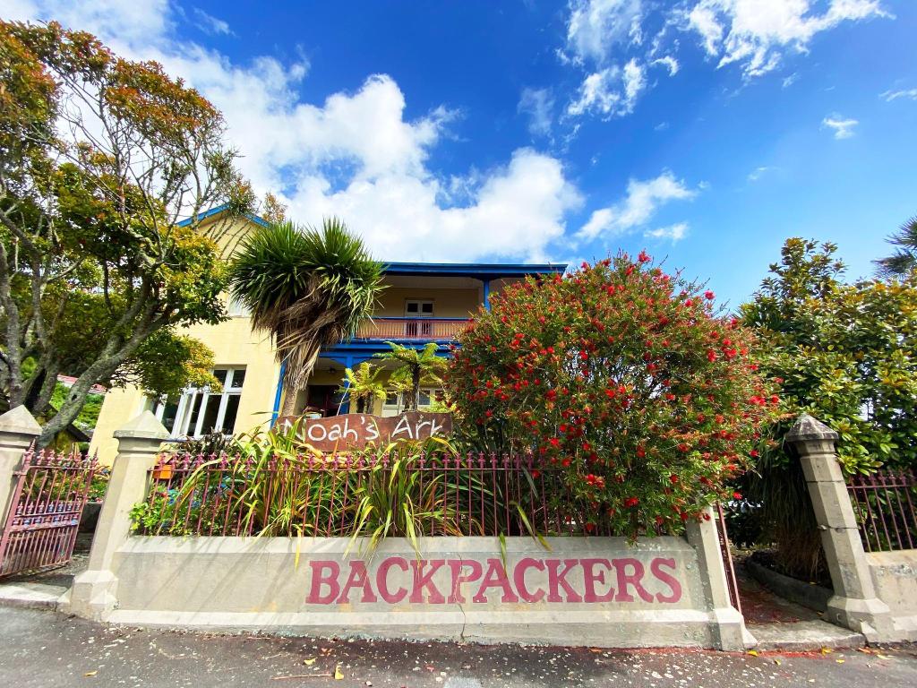 Noah S Ark Backpackers