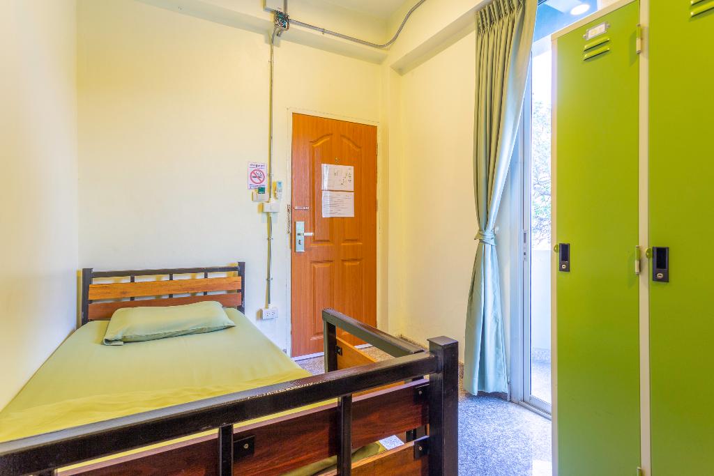 OYO 928 Leaf Hostel