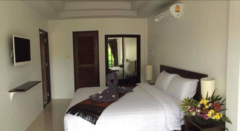 The Seashore Kamala Service Apartment