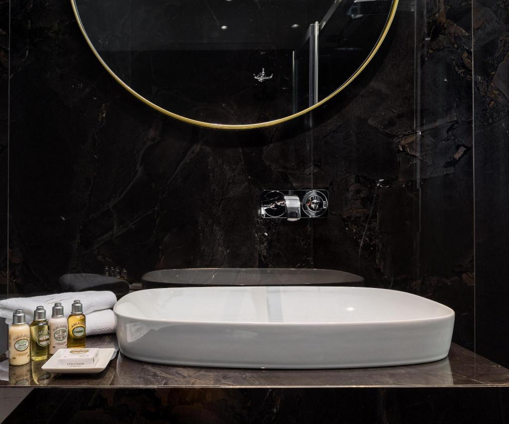 Five Elements Luxury Rooms