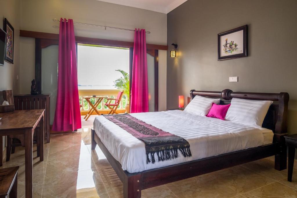 Riviera Hotel Resort Kep