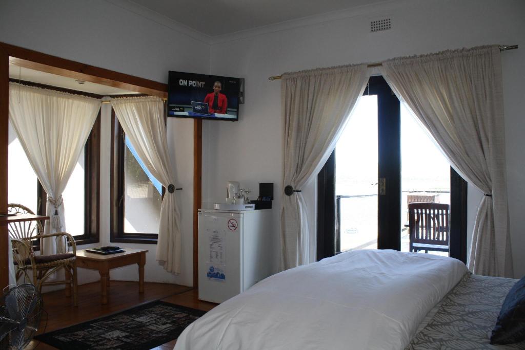 Lagoon Lodge
