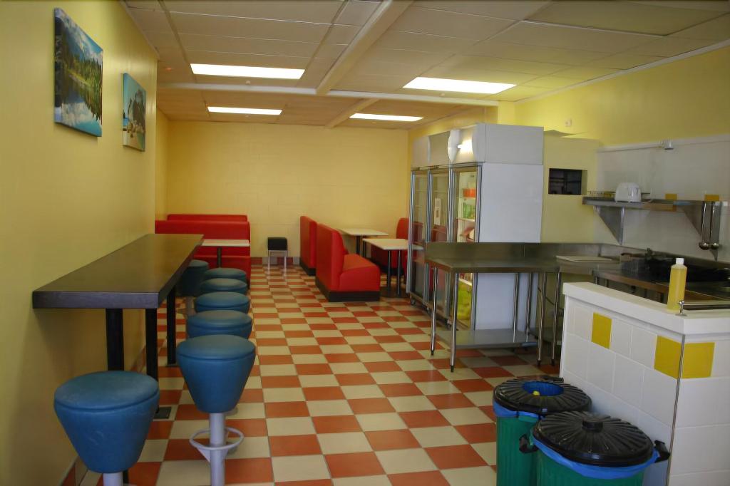 Silverfern Backpackers