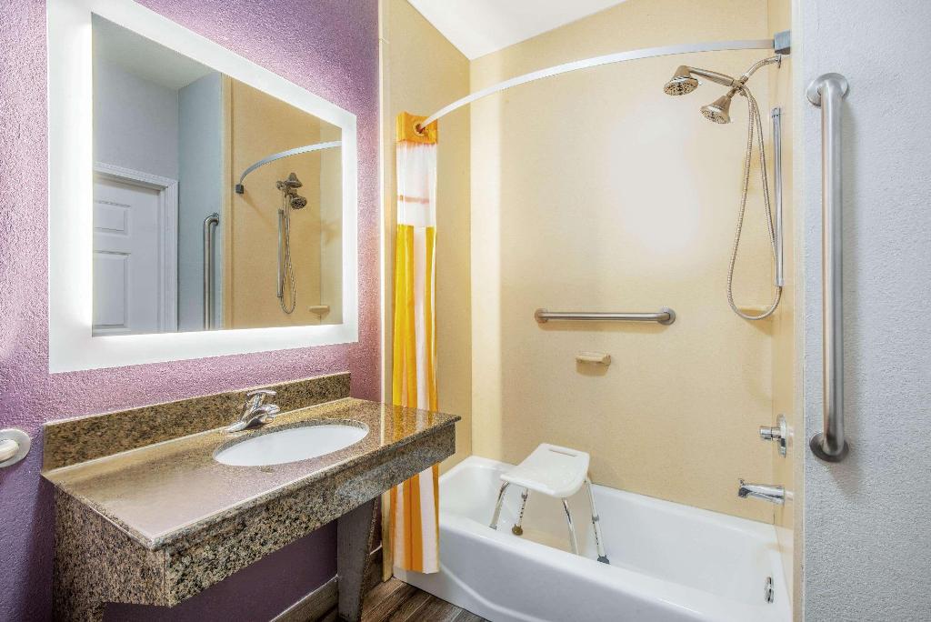 La Quinta Inn Suites Gainesville