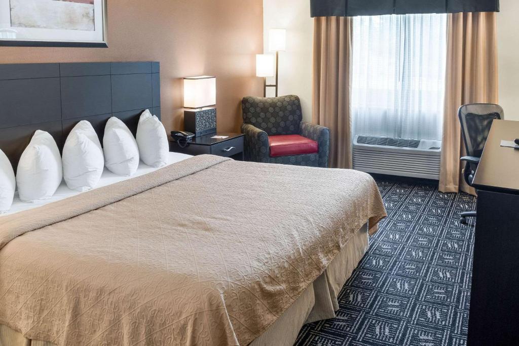 Quality Inn Suites