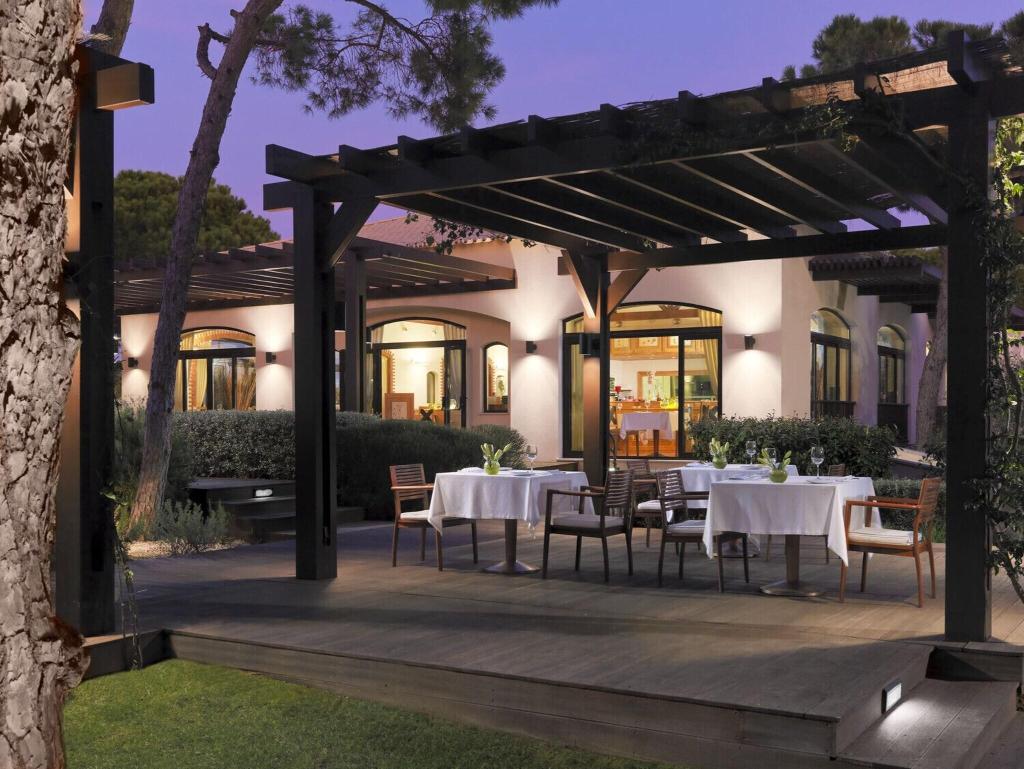 Imagem da galeria de Pine Cliffs Gardens