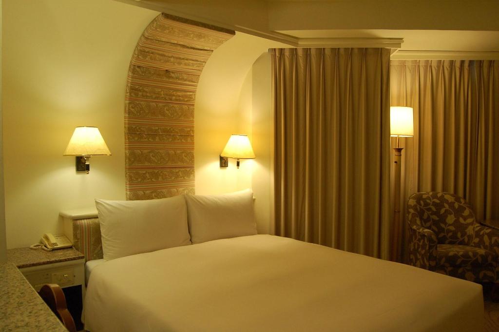 Hua Tong Hotel