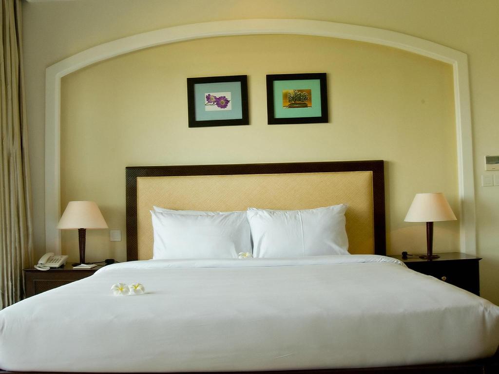 Olalani Resort & Condotel