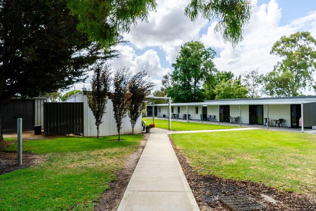 Kingsley Motel