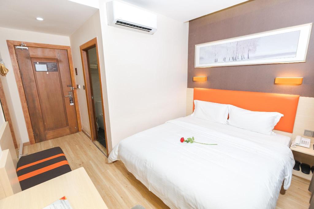 7 Days Premium Hotel