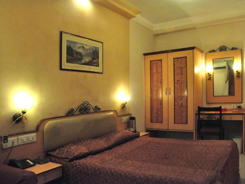 Abbott Hotel