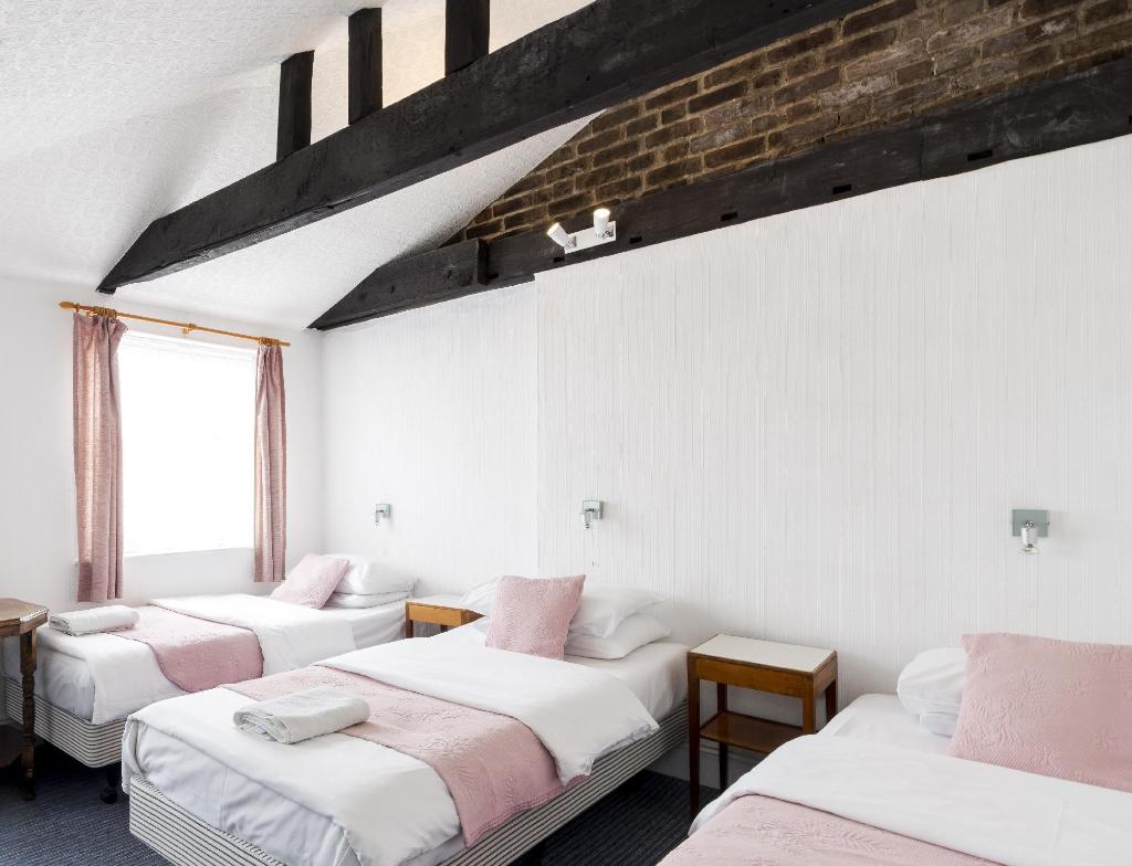 St Athans Hotel