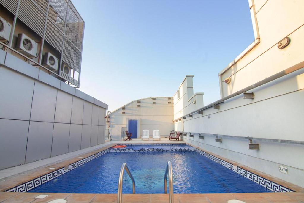 Better Living Hotel Apartment - Pool