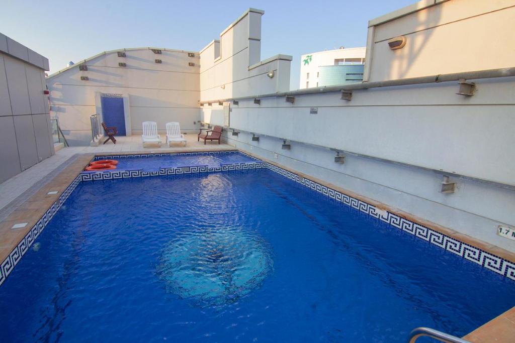 Better Living Hotel Apartment - Pool