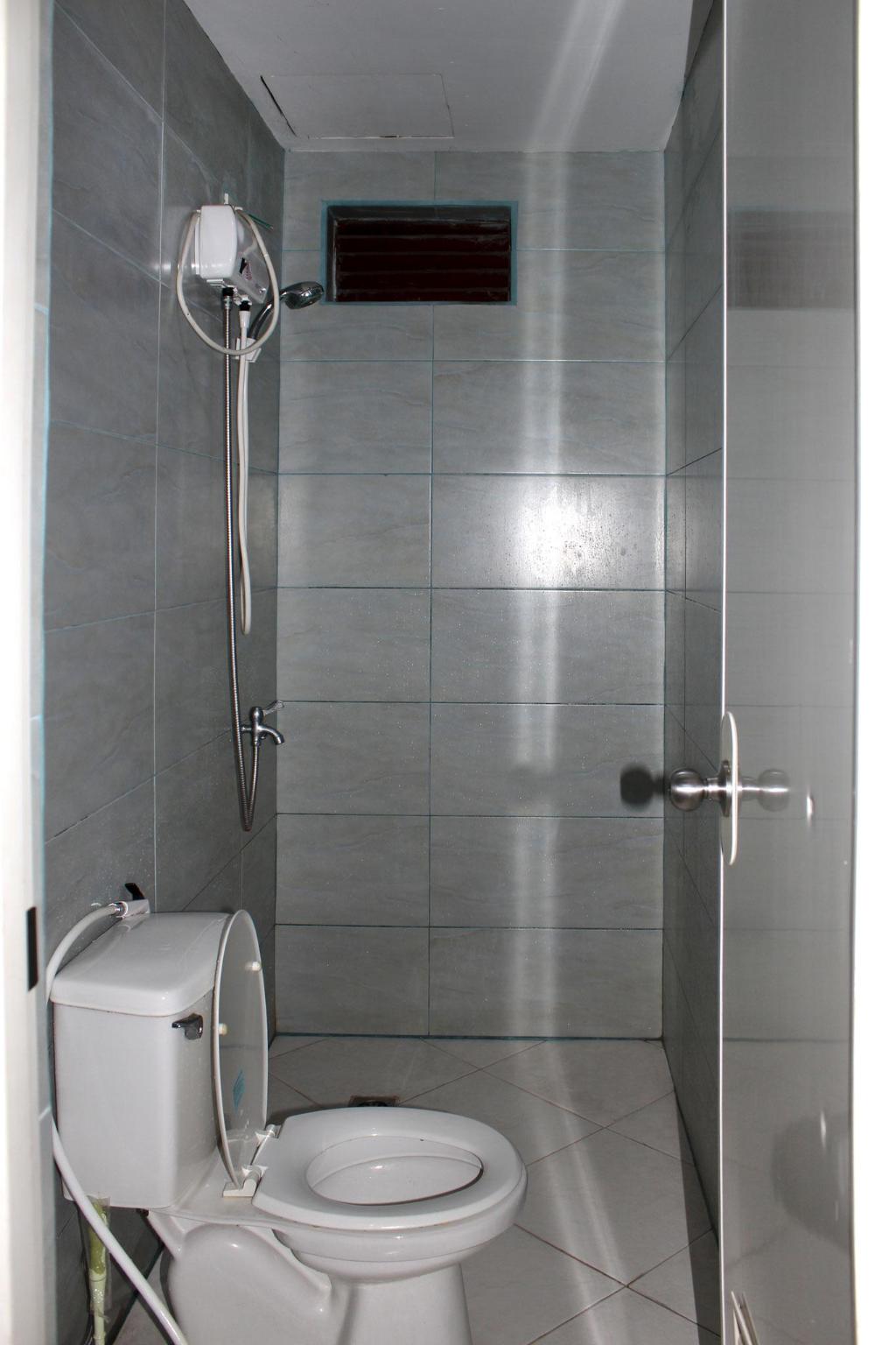Rooms 498 Hostel