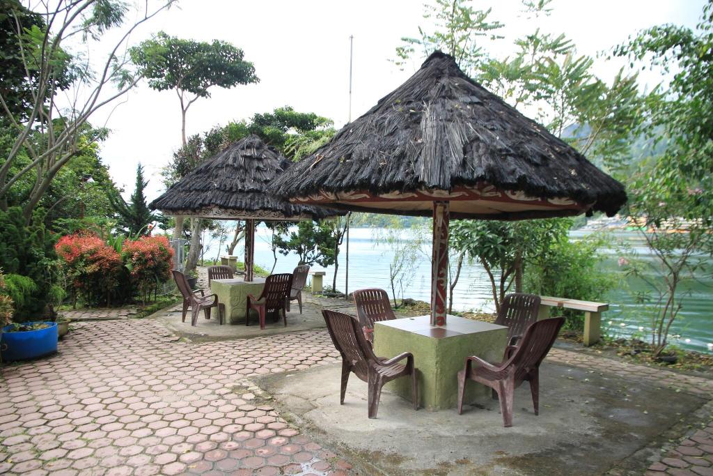Pandu Lakeside Parapat Hotel