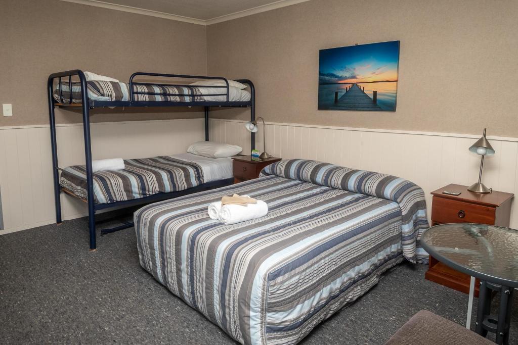 Te Anau Top 10 Holiday Park