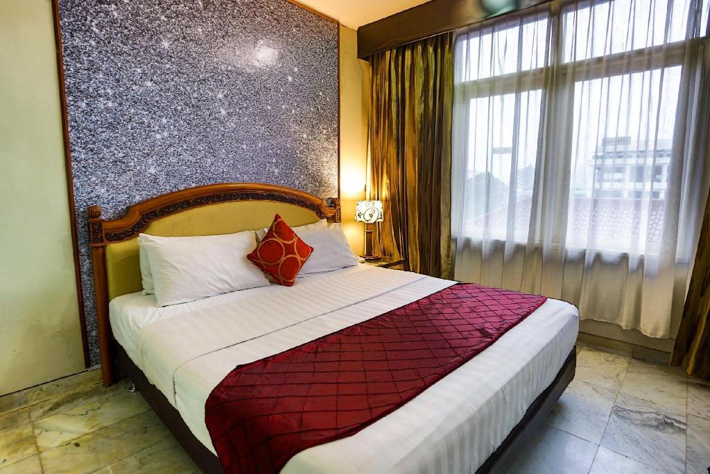 Johns Pardede International Hotel