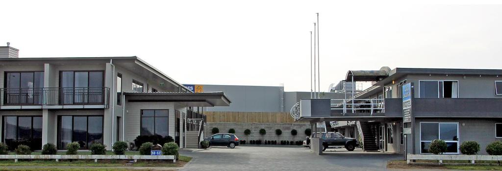 Acacia Lake View Motel