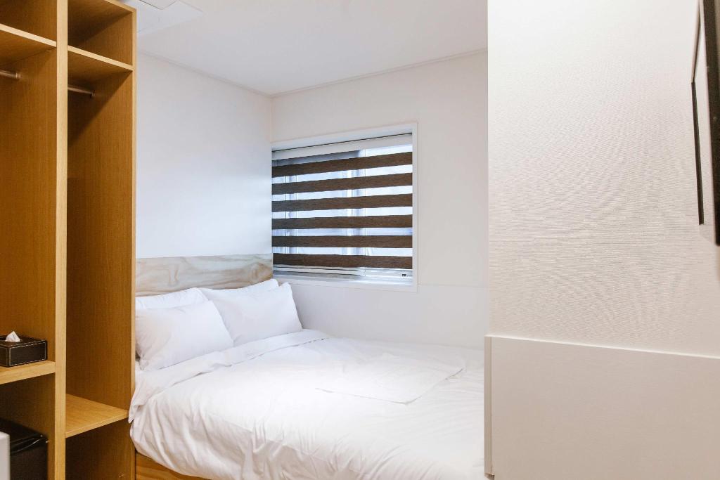 Step Inn Myeongdong 1