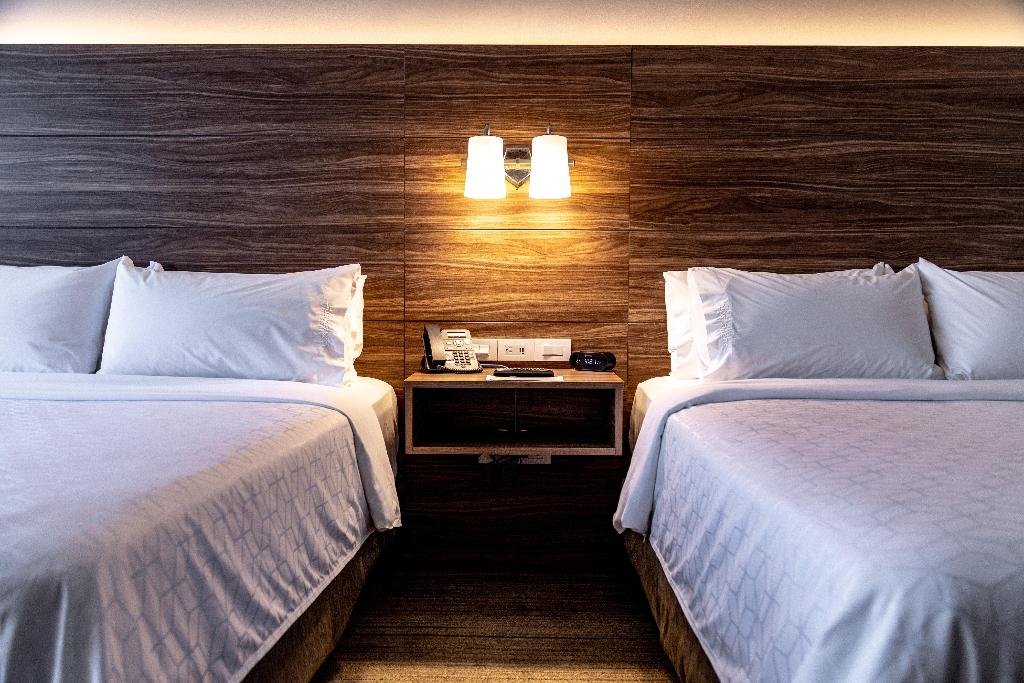 Holiday Inn Express & Suites Ensenada Centro