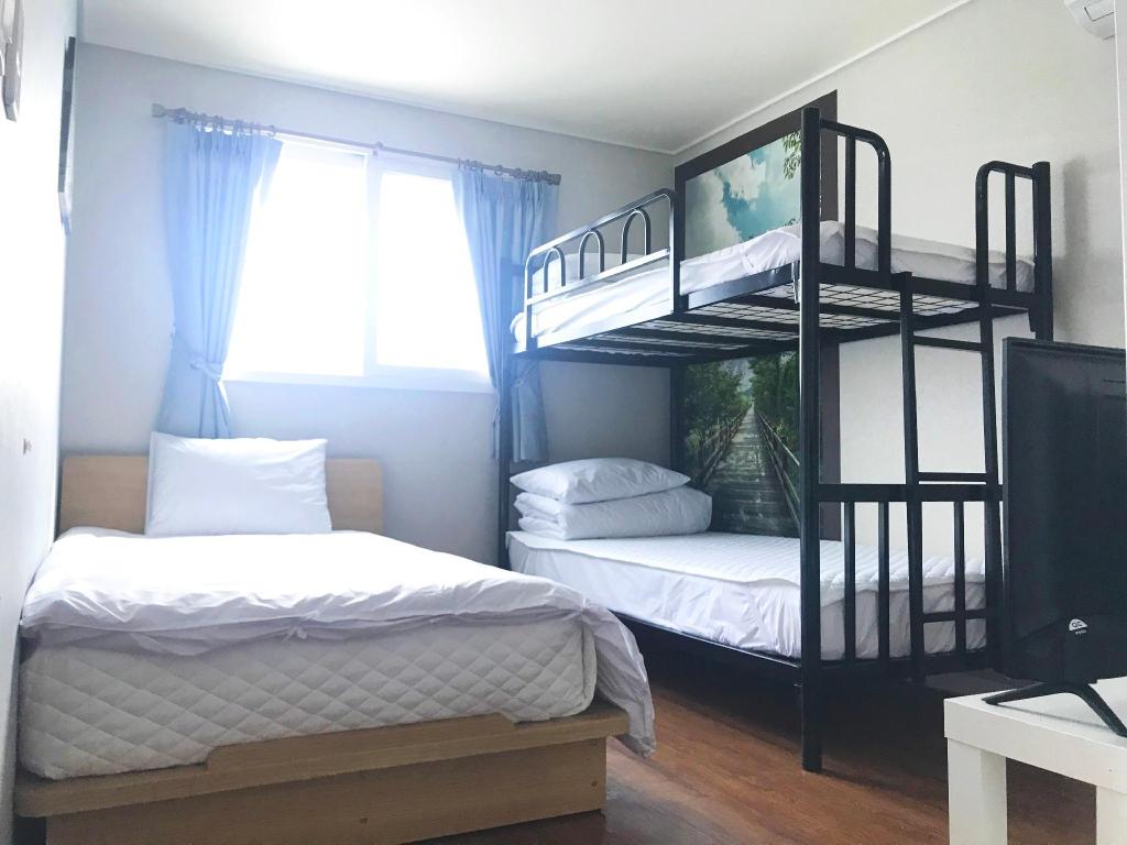Rainboots Guesthouse