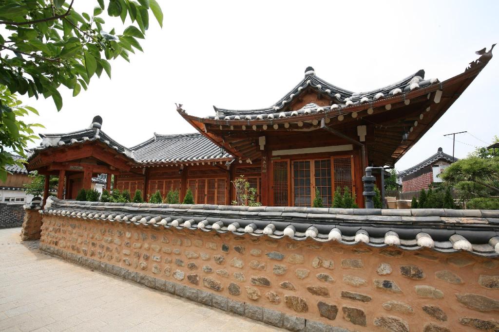 Gaeunchae Hanok Guesthouse Jeonju 2