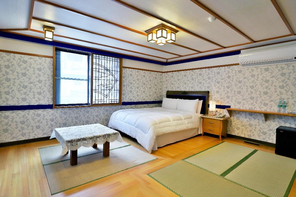 Phoenix Pavilion Hot Spring Hotel