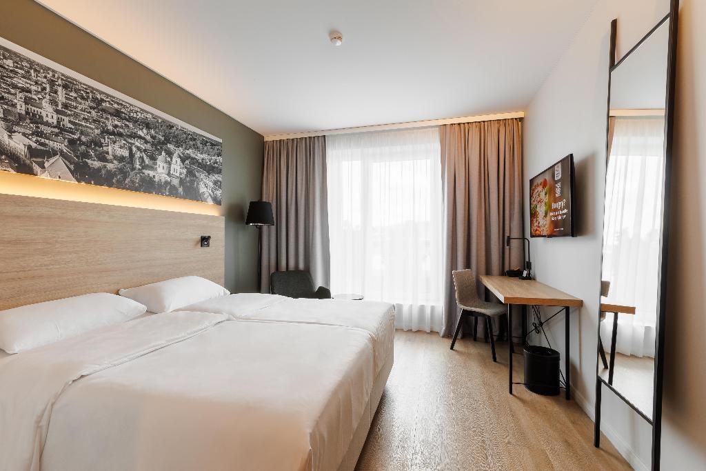 hotel-thumb