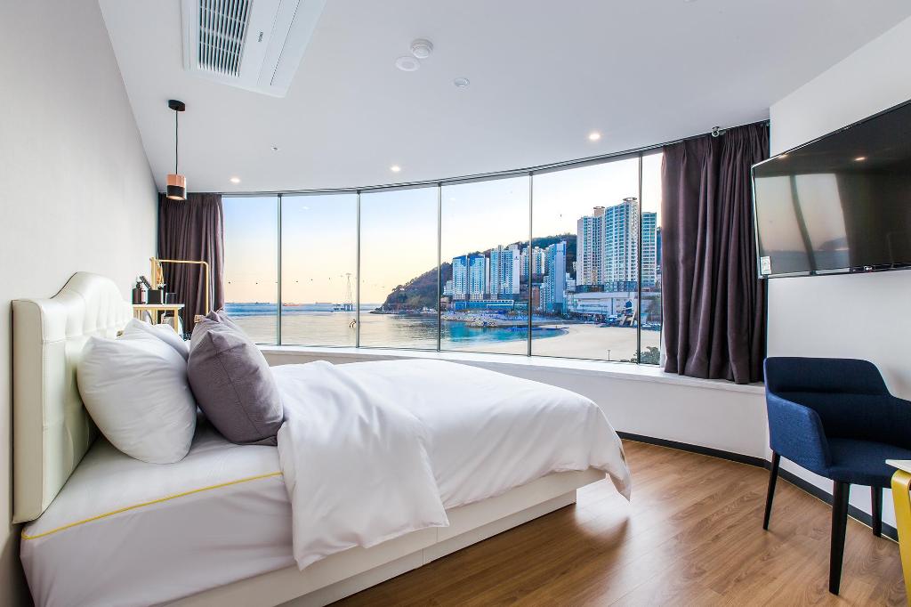 Busan Songdo Beach Brown Dot Hotel