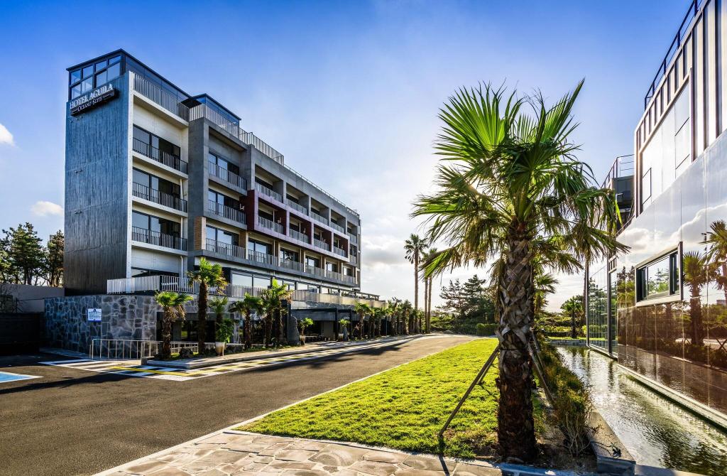 Aguila Hotel