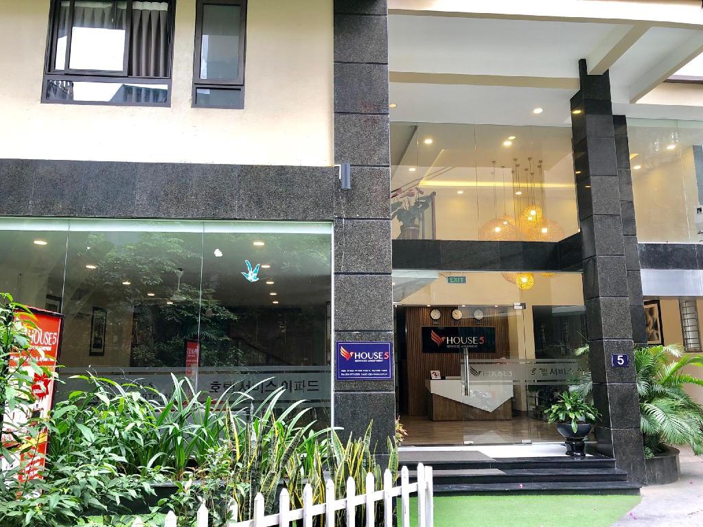 V House 5 Serviced Apartment