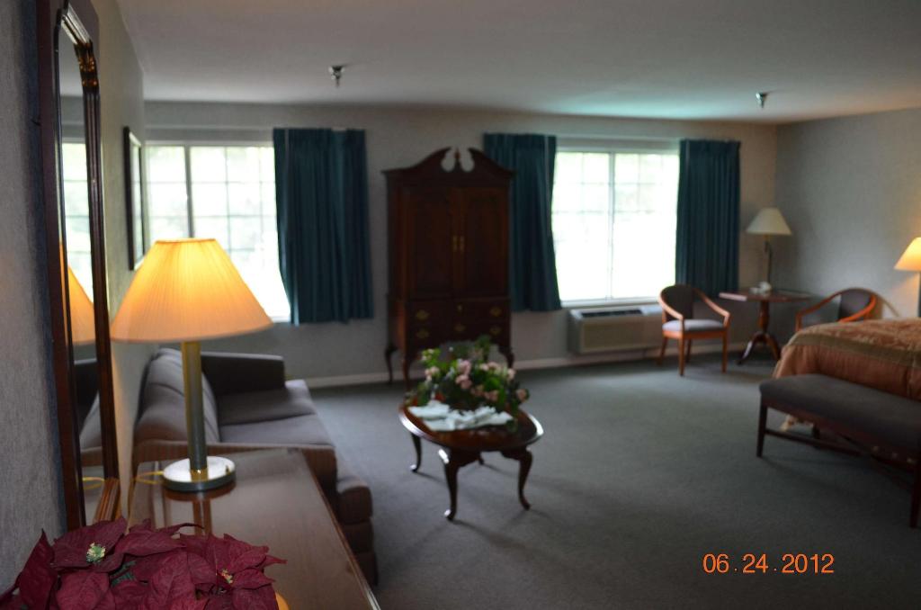Surrey Inn Hotel Ashland