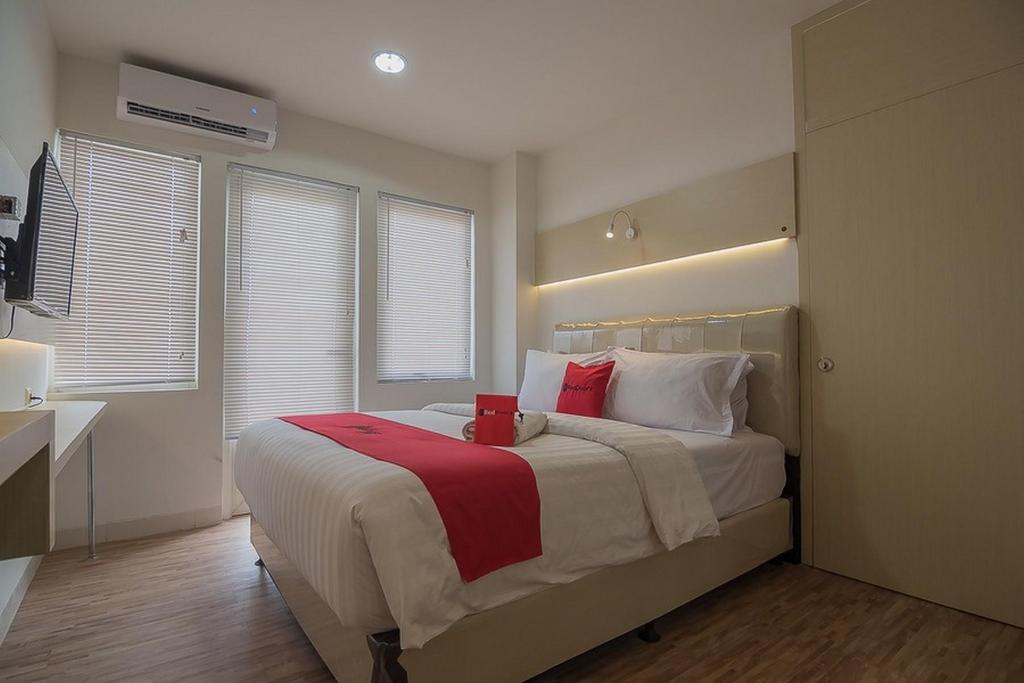 OYO 1948 Apartement Sentul Tower