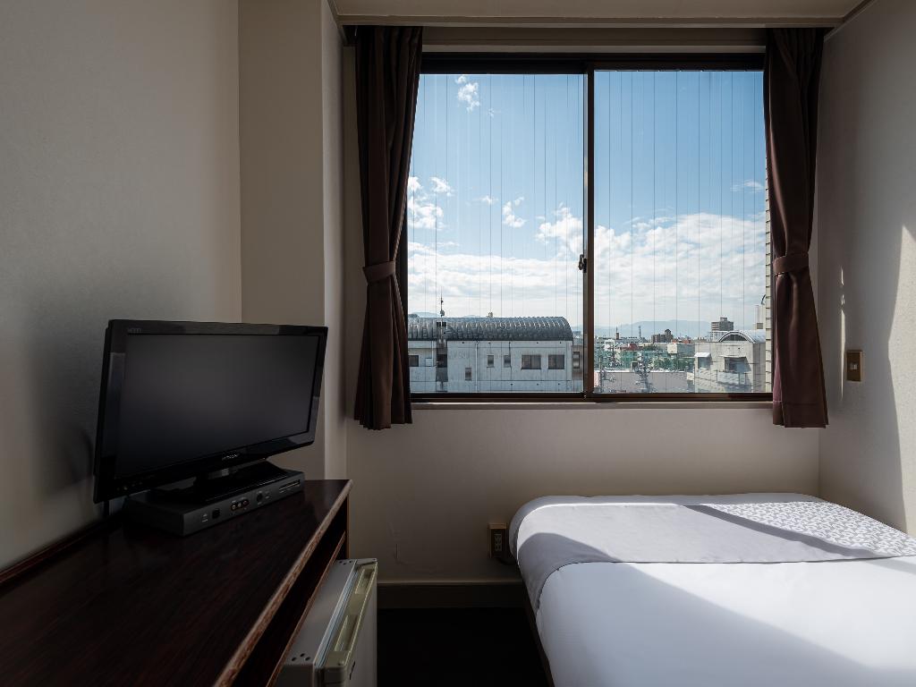 OYO Business Hotel Suehiro Matsuyama