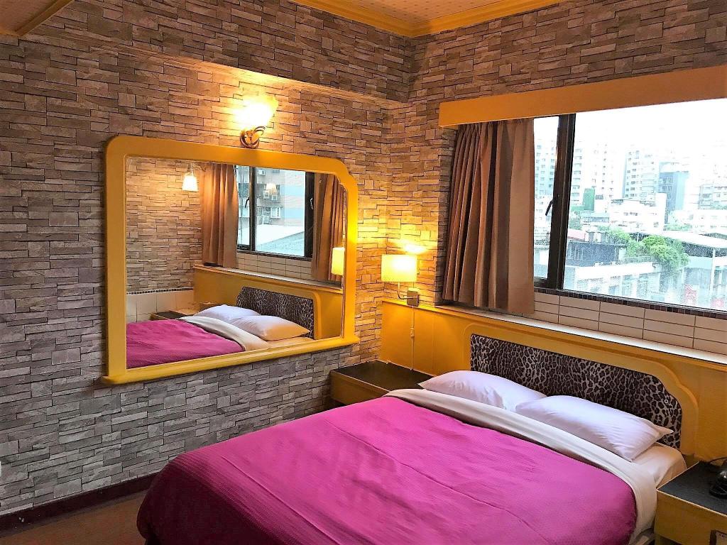 Neihu Elegance Hotel