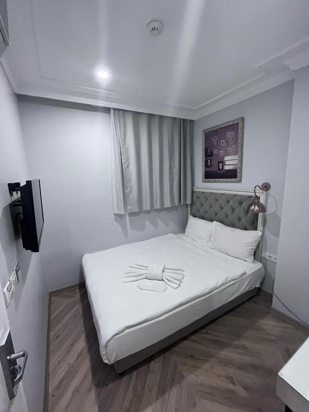 Good Night Hotel