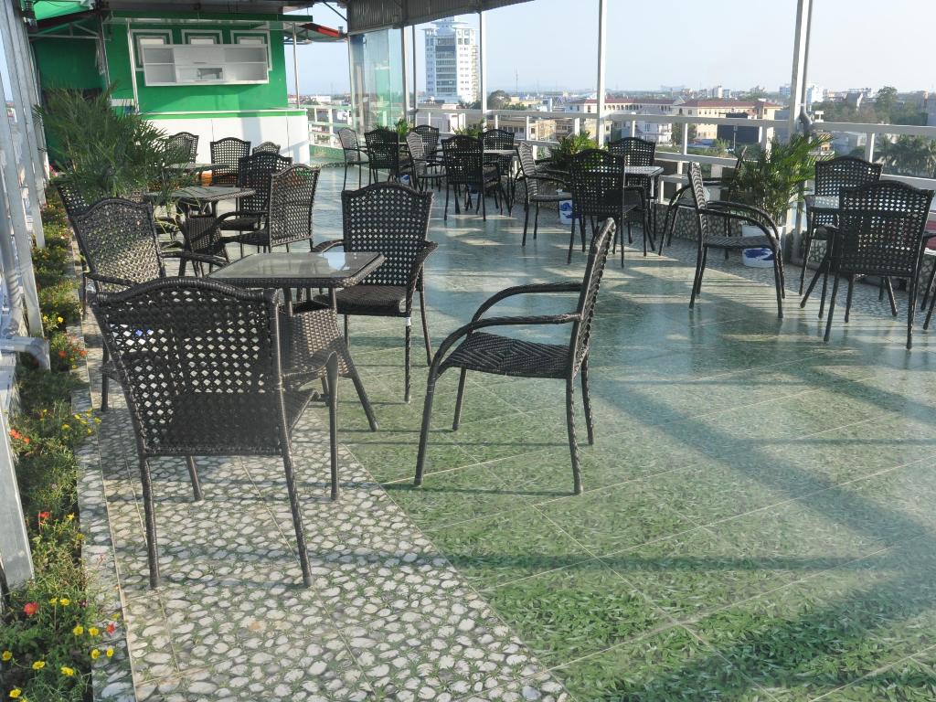 Rose Hotel