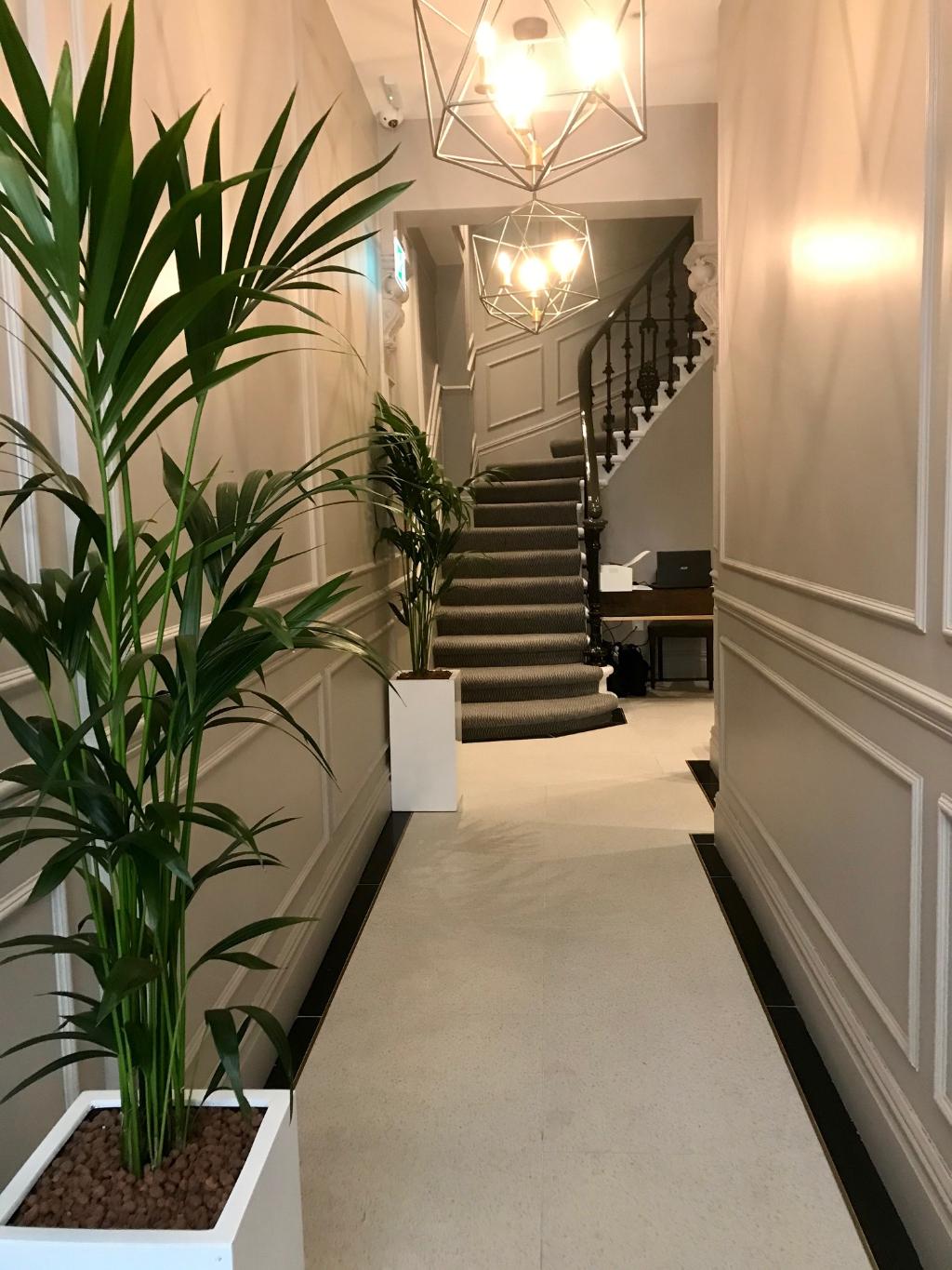 Merit Kensington Hotel - Lobby