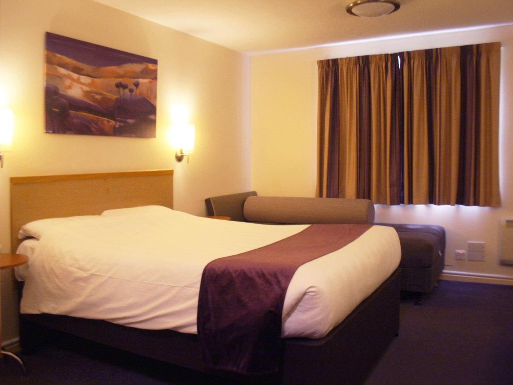 Ibis Wakefield East Castleford