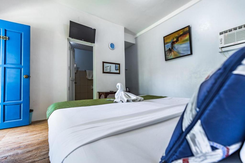 Pescadores Seaview Suites Moalboal